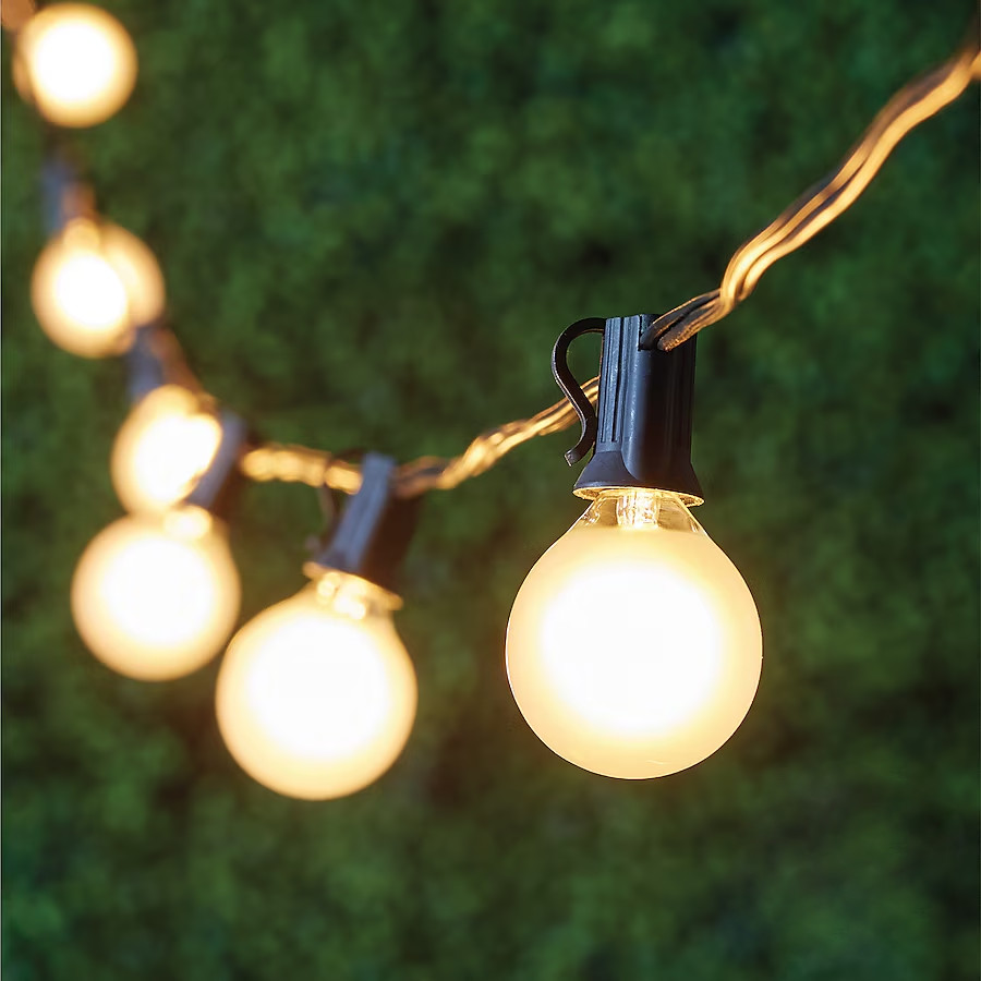 Outdoor 7.6m String light 23x Frost G40 LED Bulbs